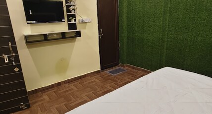 New divine inn Room Type - Bedroom 7