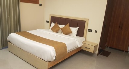 Golden Heights Room Type - Deluxe Room