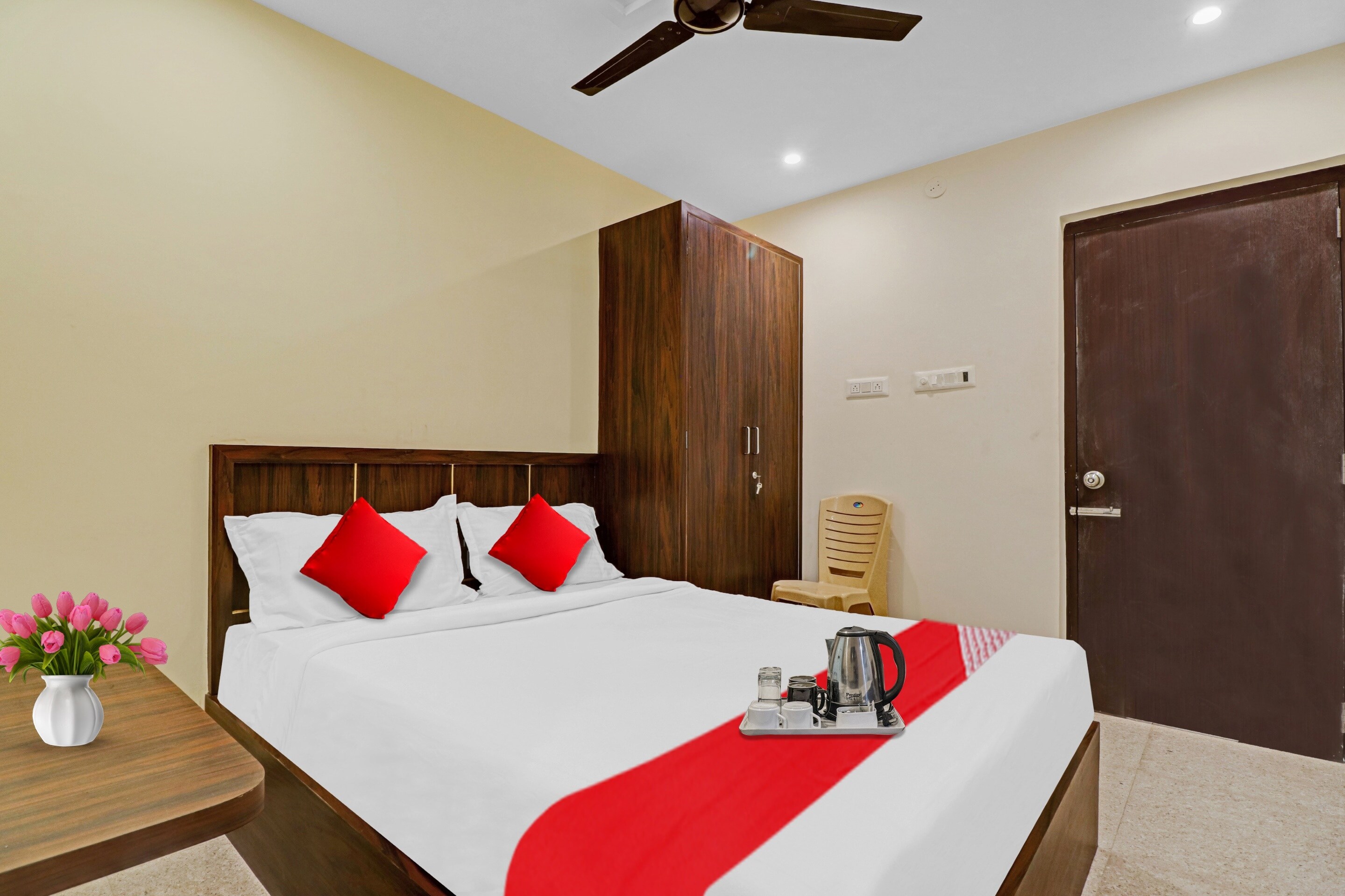 Hotel O GN Nelli Suites - Tap to explore photos