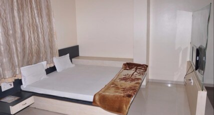 Hotel Dev Palace Lodging Room Type - Suite Room