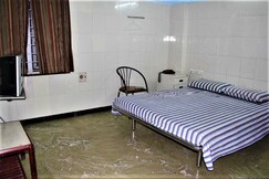 Paradise Guest House  Near Marina Beach