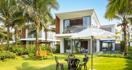 Wyndham Royal Beachfront Resort & Spa Hoi An Danang Room Type - Three-Bedroom Beachfront Pool Villa Wyndham Royal Beachfront Resort & Spa Hoi An Danang Room Type - Three-Bedroom Beachfront Pool Villa