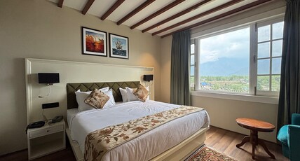 Lakewalk Suites Room Type - Premier Room With Lake View