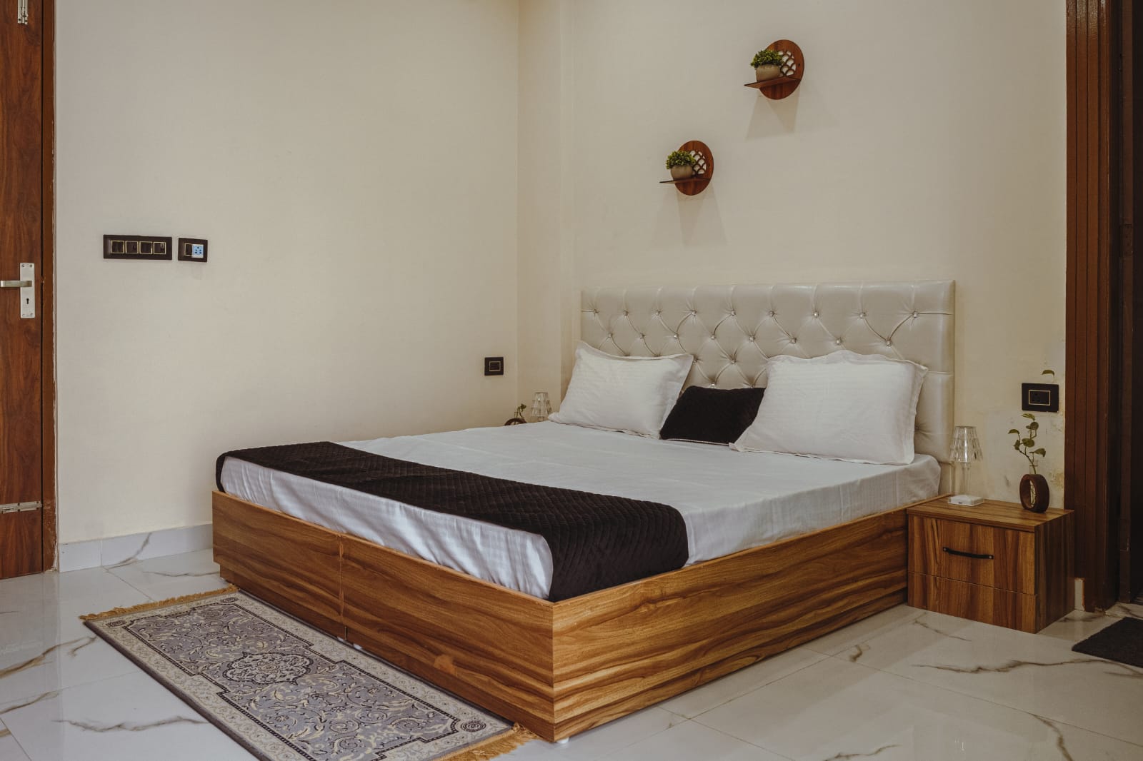 Dehradun Kutumb Entire 5BHK - Tap to explore photos