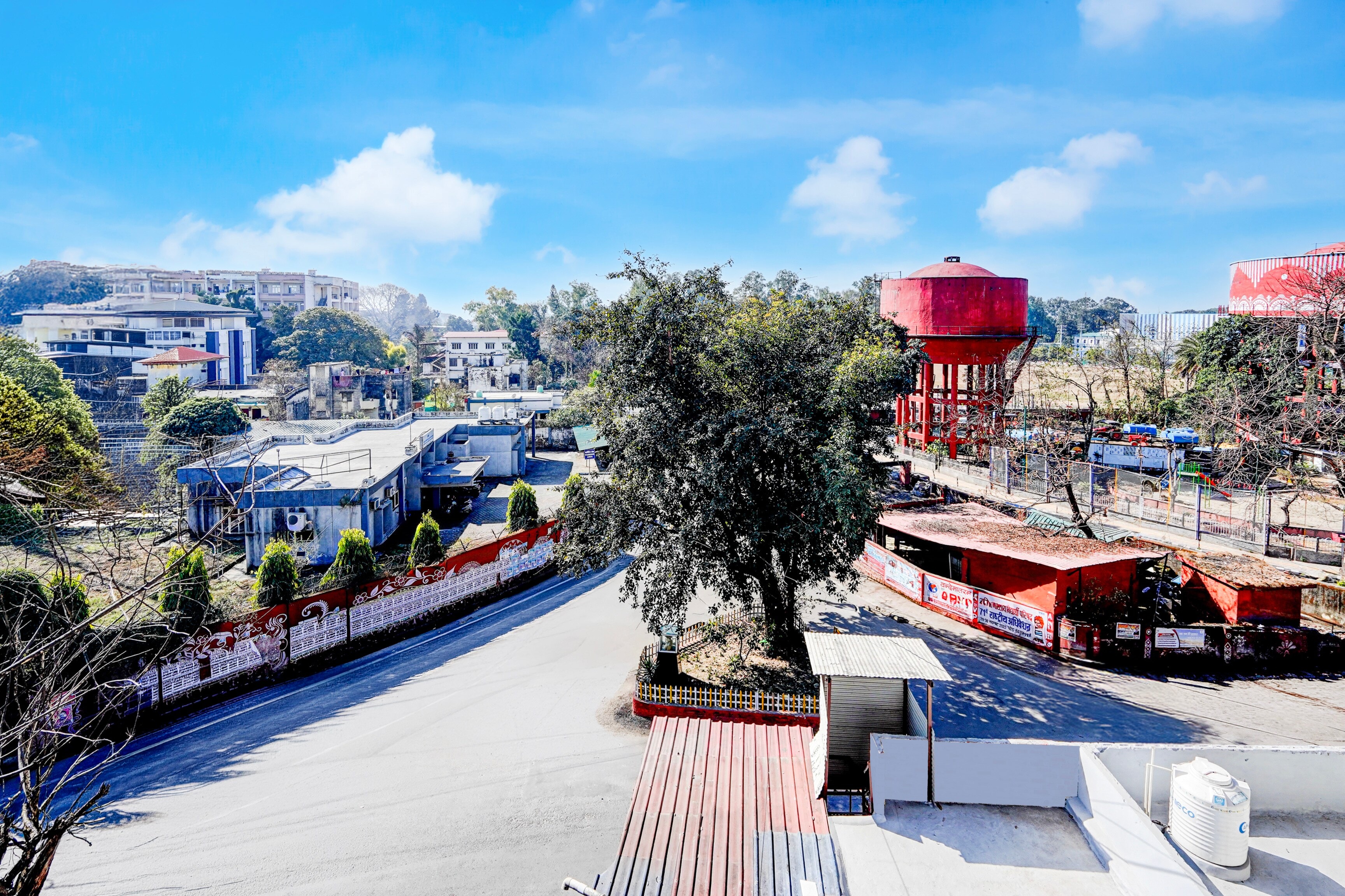 Hotel O Survey Chowk Bus Terminal Dehradun - Tap to explore photos