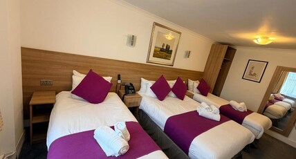 Elysee Hyde Park Hotel Room Type - Deluxe Quadruple Room Elysee Hyde Park Hotel Room Type - Deluxe Quadruple Room