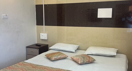 Vadamalai nest Room Type - Four Bed Room AC