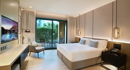 Al Ain Rotana Room Type - Chalet One Bedroom with Private Parking