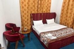 THE ZOHRA HOTEL AND RESTAURANT