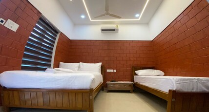 THENMALA ECO FRIENDLY HORMUZ NEST Room Type - DELUX DOUBLE ROOM