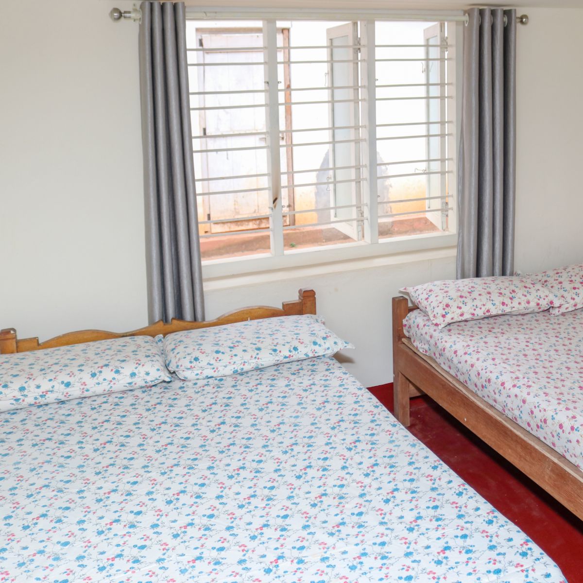 Green Acres Home Stay - Tap to explore photos