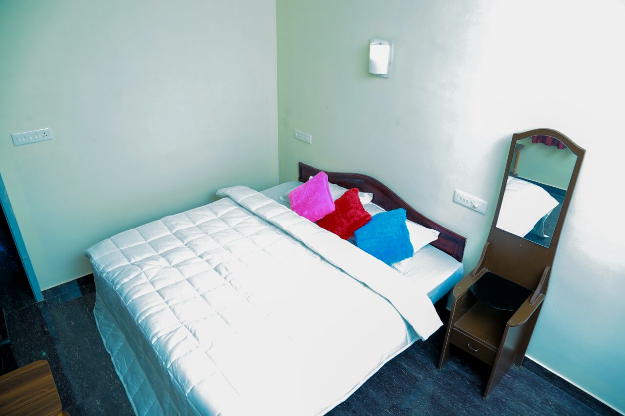 MIST 9 RESORT - Tap to explore photos