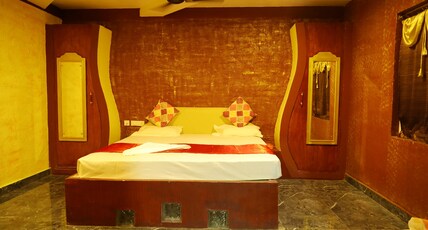 NAVAGIRAGA RESORTS & HOTEL Room Type - DELUXE TRIPLE AC