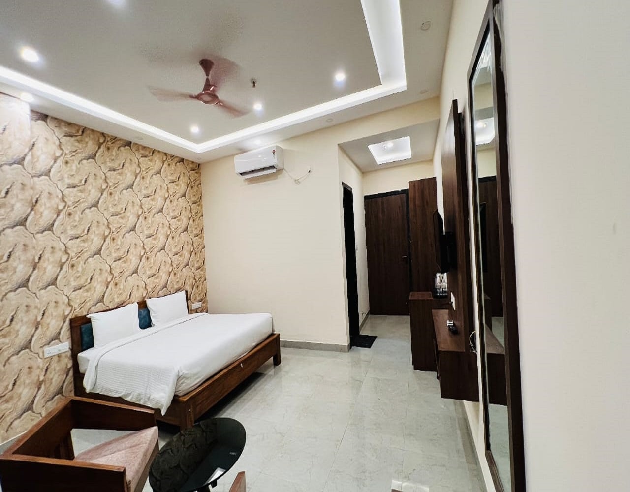 SITA VATIKA RESORTS - Tap to explore photos