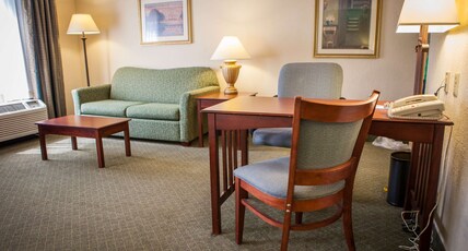 Hampton Inn & Suites, Springfield SW Room Type - 2 QNS STUDIO SUITE NONSMOK
