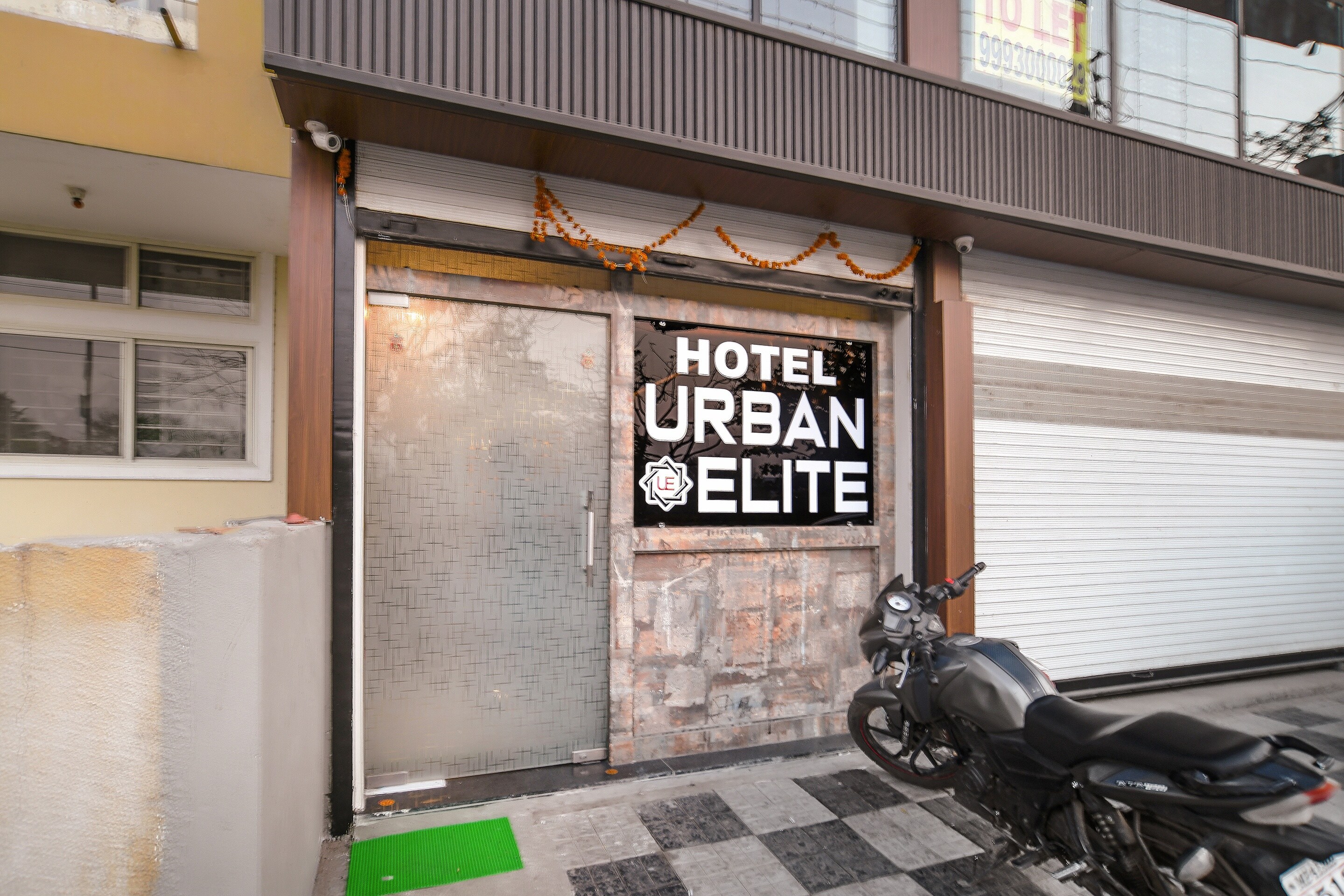 Flagship Urban Elite - Tap to explore photos