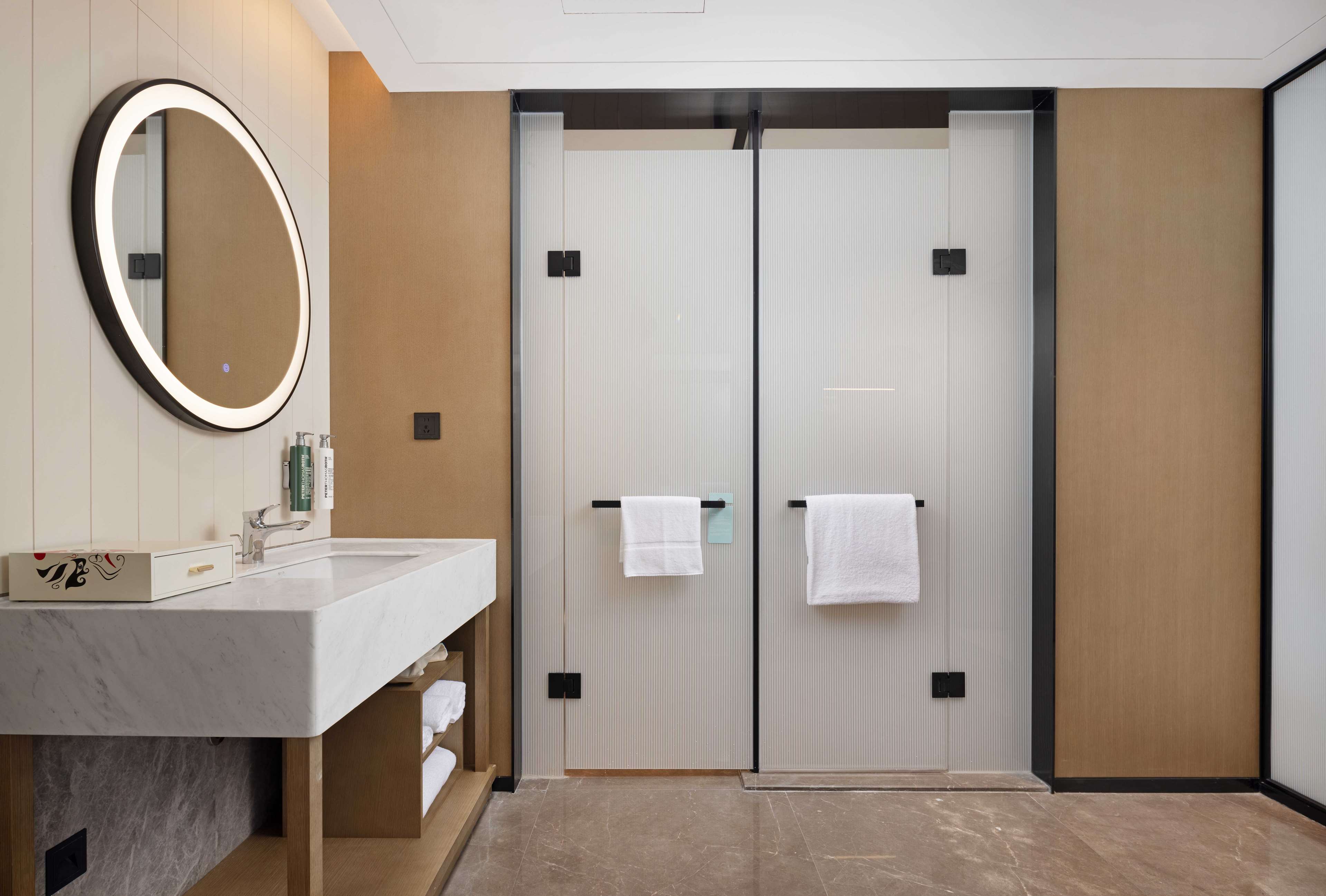 Hilton Garden Inn Chengdu Chenghua - Tap to explore photos