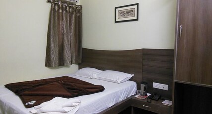 Hotel Vinayak Room Type - Deluxe Non AC Room