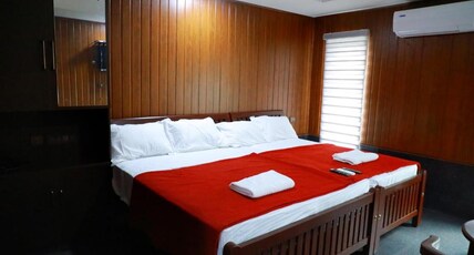 Ashoka Inn Chottanikkara Room Type - Triple Room Ac