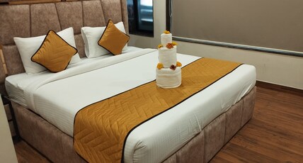 HOTEL LAVISH INN Room Type - DELUXE