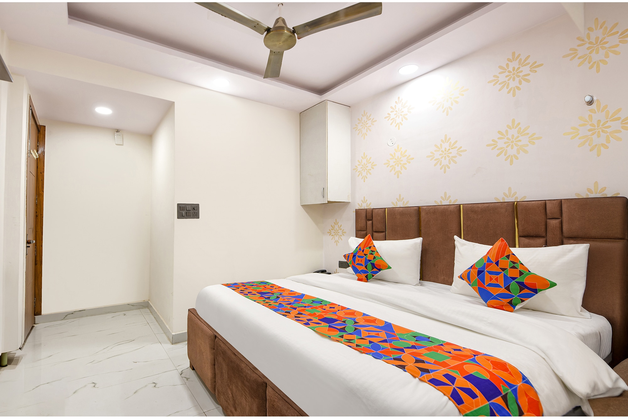 FabHotel NP International - Nehru Place Market - Tap to explore photos