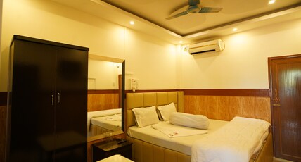 Lake View Village Resort Room Type - DELUXE ROOM with Garden View