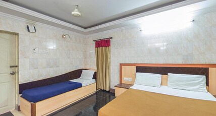 Hotel Sai Samrat Room Type - 3 bed AC room