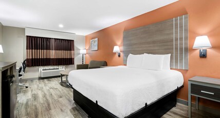 Best Western Gateway Inn Room Type - 1 King Bed, Non-Smoking, Second Floor, Microwave And Refrigerator, Wi-Fi, Full Breakfast Best Western Gateway Inn Room Type - 1 King Bed, Non-Smoking, Second Floor, Microwave And Refrigerator, Wi-Fi, Full Breakfast