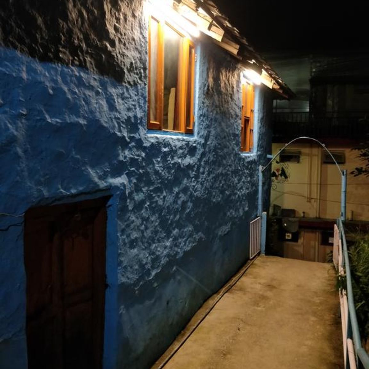 Hostel Triangle Folks | Rooms & Dorms - Tap to explore photos