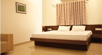 Hotel Sunrise Room Type - Deluxe Room