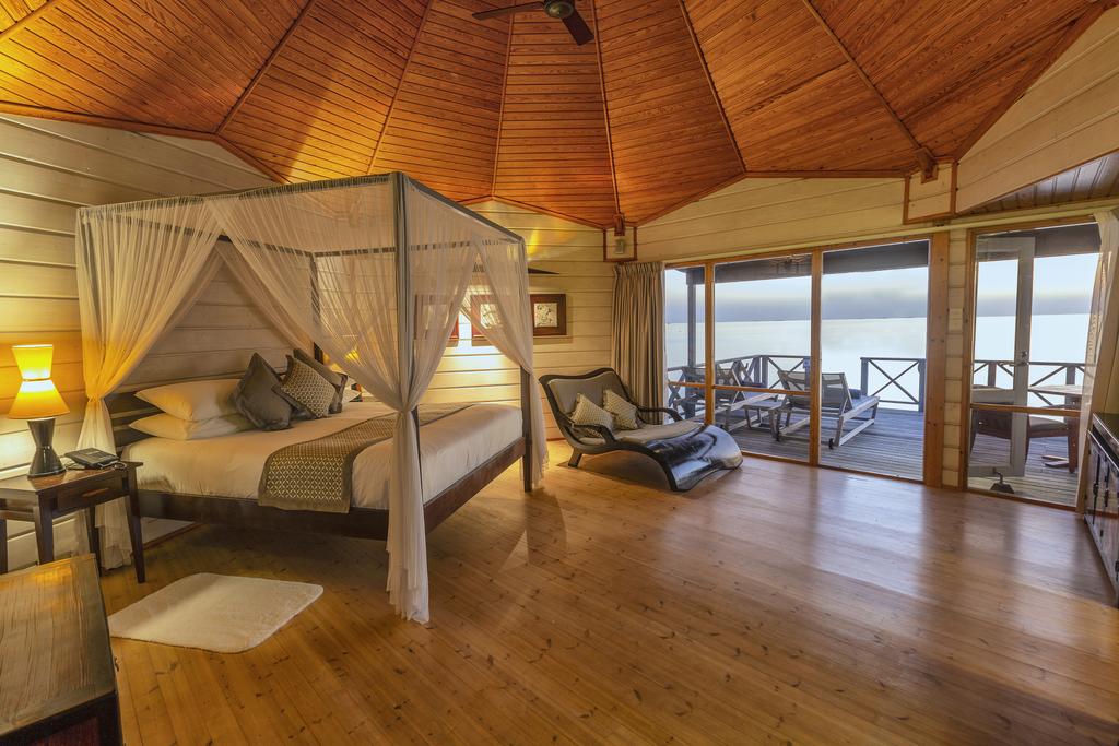 Komandoo Maldives Island Resort - Tap to explore photos
