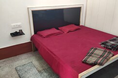 BHAJAN ASHRAM RISHIKESH