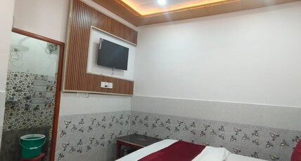 Royal Ayodhya Guest House Room Type - Bedroom 104