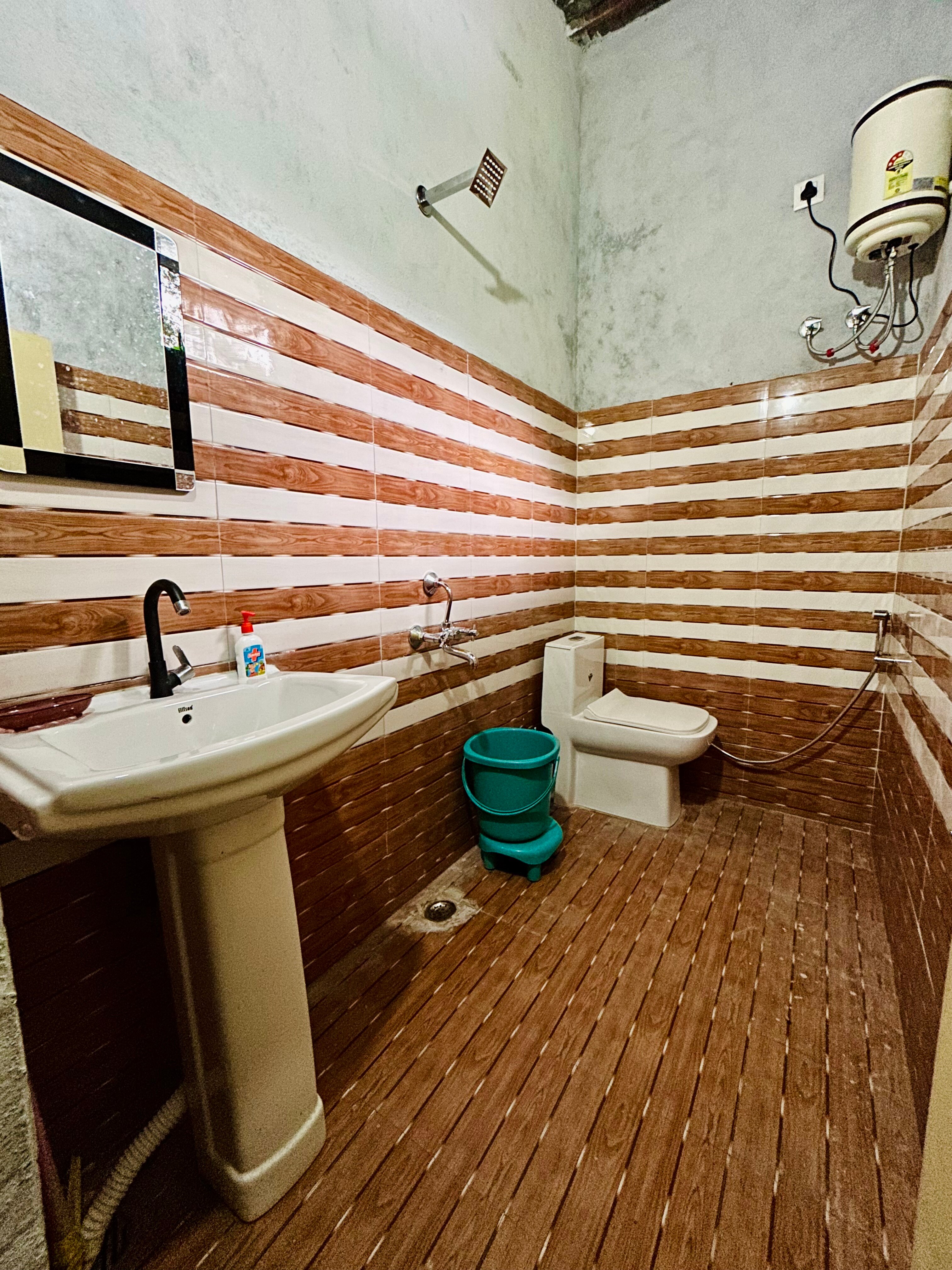 TARA HOMESTAY - Tap to explore photos