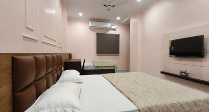 Hotel Kanak Shree Room Type - Deluxe Triple Room