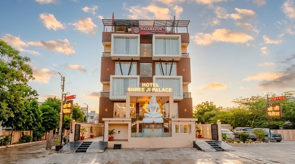 Travinities Hotel Shree Ji Palace - Tap to explore photos