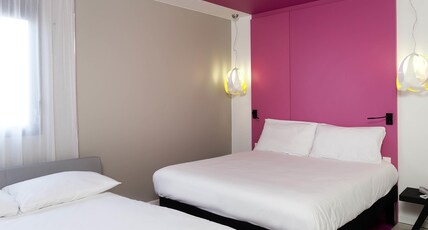 ibis Styles Nimes Gare Centre Room Type - Standard Family Room with double bed and double sofa bed