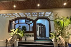Vellora Inn