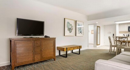 Best Western on The Beach Room Type - Suite-2 King Beds, Non-Smoking, Street View, Kitchenette Best Western on The Beach Room Type - Suite-2 King Beds, Non-Smoking, Street View, Kitchenette