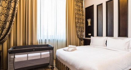 Royal Park Hotel Room Type - Standard Double Room