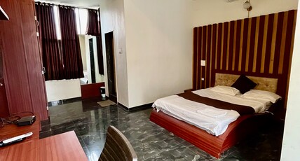 Hotel Om International Room Type - Business Suite Room