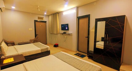 Hote Amber Suite Room Type - Deluxe Room