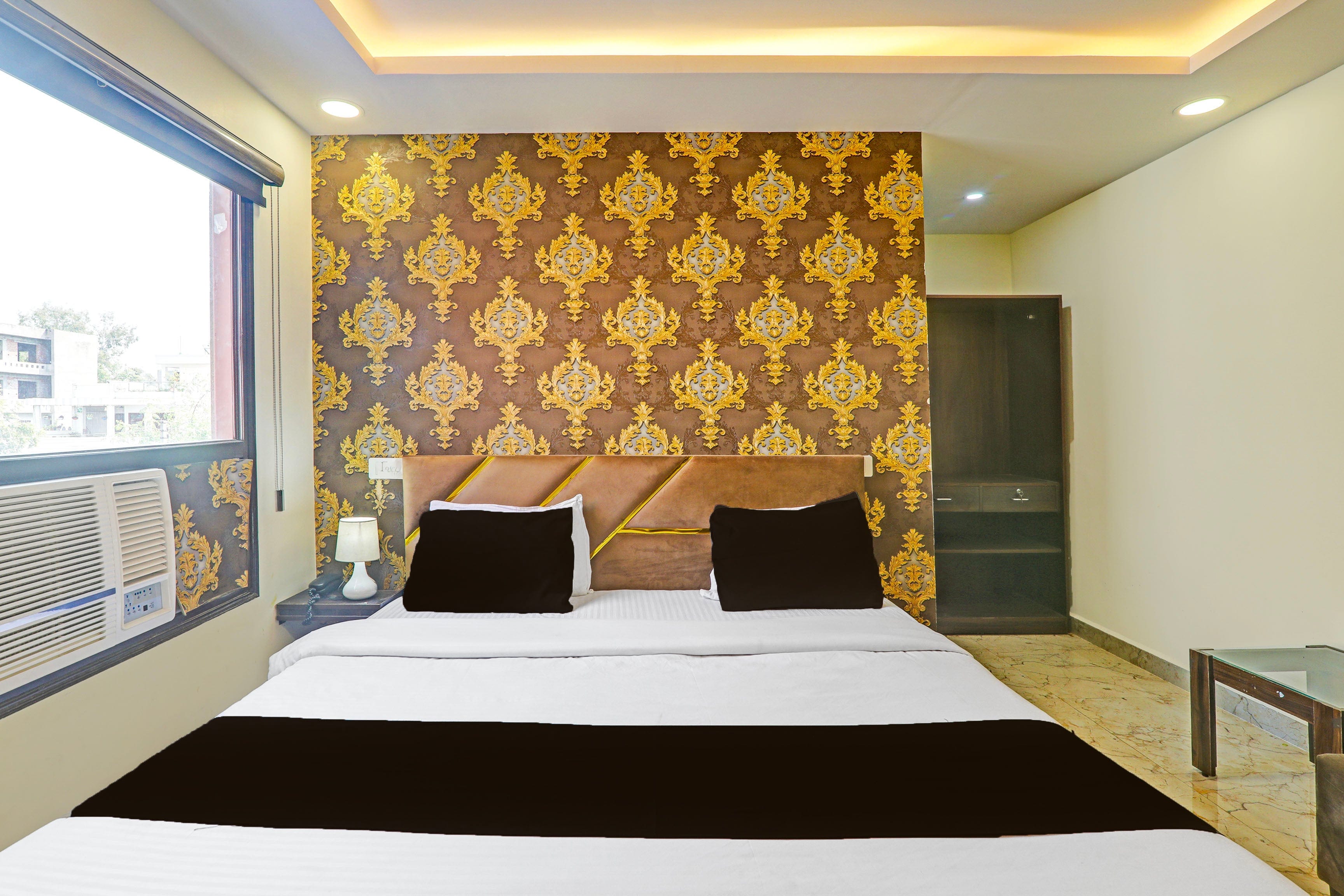 Super Hotel O Kathauta Jheel Malhaur Gomti Nagar - Tap to explore photos