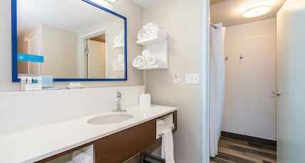 Hampton Inn & Suites Flagstaff Room Type - KING SUITE NONSMOKING