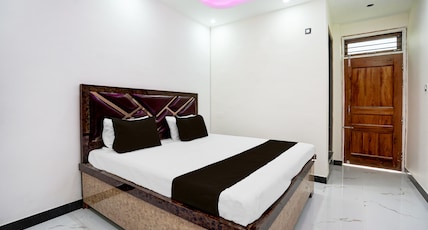 HOTEL O RAJ PALACE Room Type - Classic