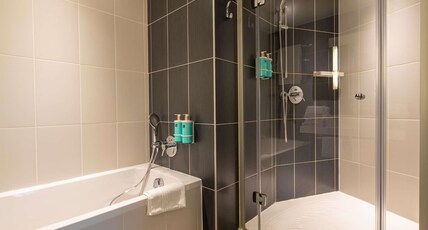 Novotel Suites Paris Expo Porte de Versailles Room Type - Superior Suite - 1 double bed and 1 double sofa bed