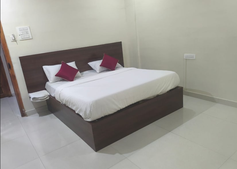 UDUPI RAMESHWARA & LODGE - Tap to explore photos