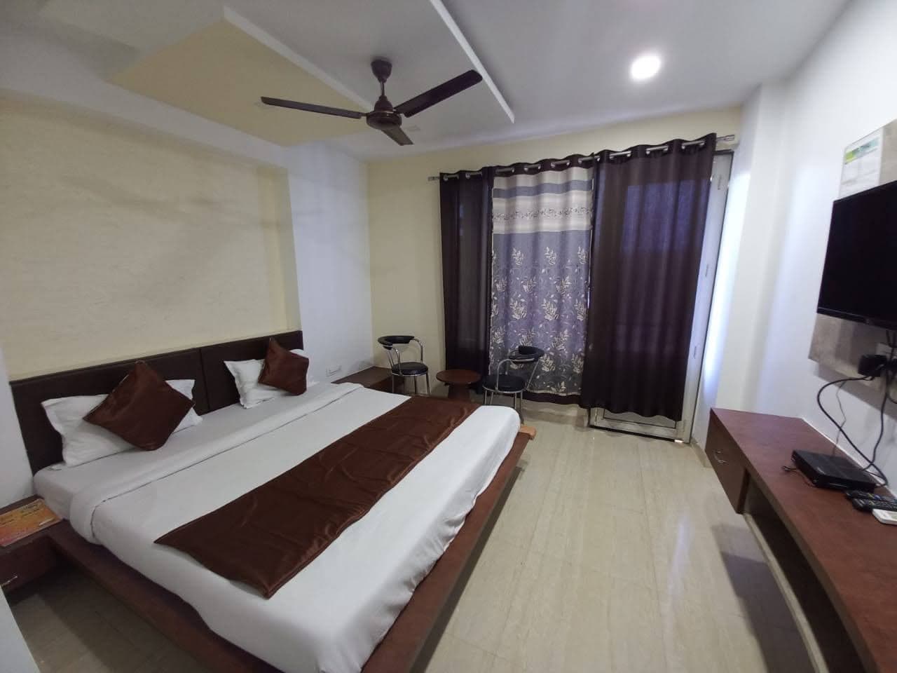 Hotel Ramdham Orchha - Tap to explore photos