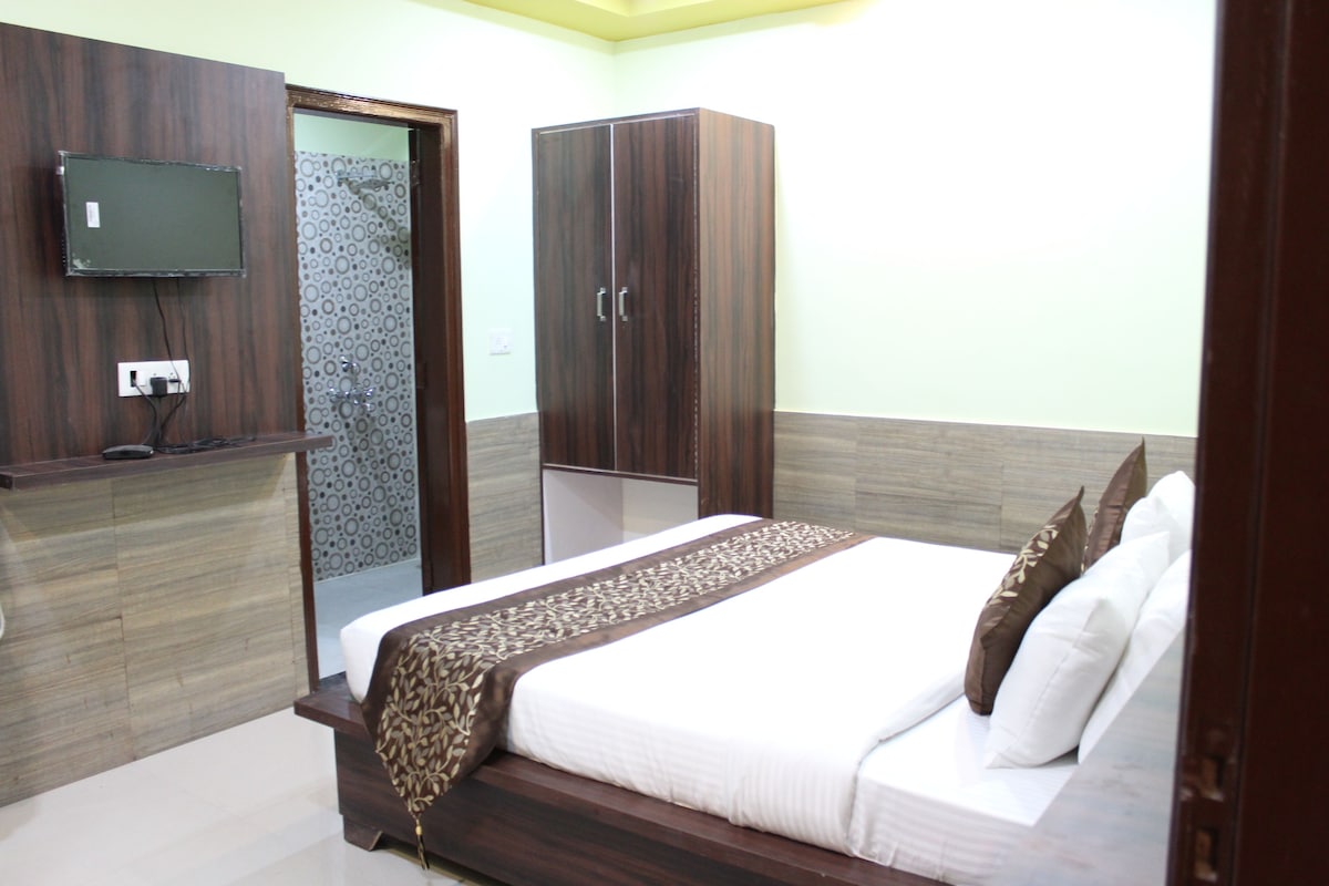 HOTEL DWARKADHISH - Tap to explore photos