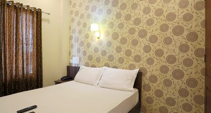 GALAXY INN Room Type - Deluxe Double AC